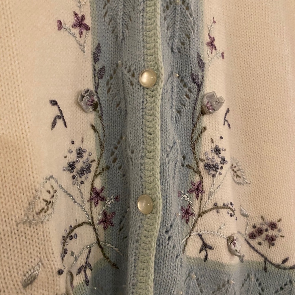 Knit sweater with flower detail - Picture 2 of 4
